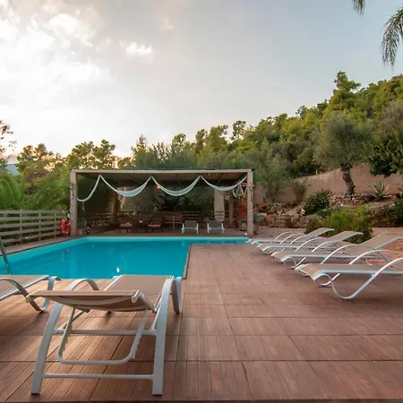 Maira Luxurious With Private Swimming Pool *