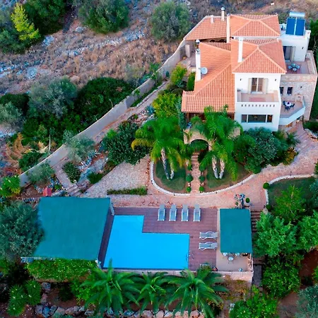 Maira Luxurious With Private Swimming Pool