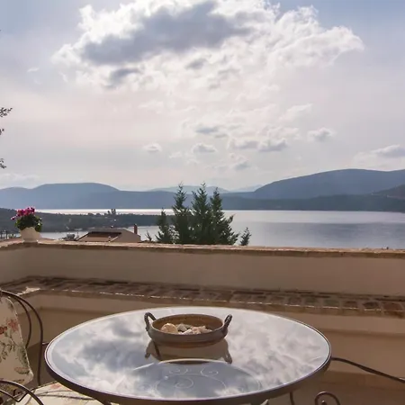 Maira Luxurious With Private Swimming Pool Kórfos