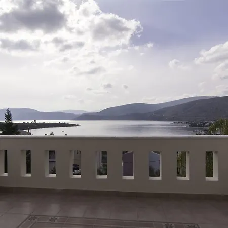 Maira Luxurious With Private Swimming Pool ヴィラ Kórfos