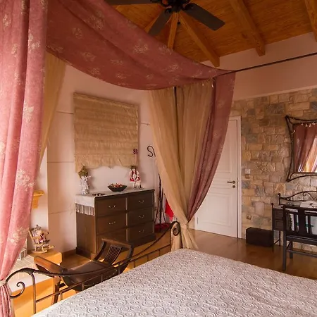 Maira Luxurious With Private Swimming Pool * Kórfos