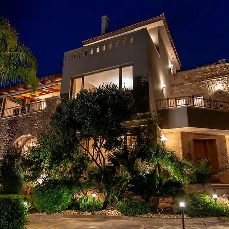 Maira Luxurious With Private Swimming Pool