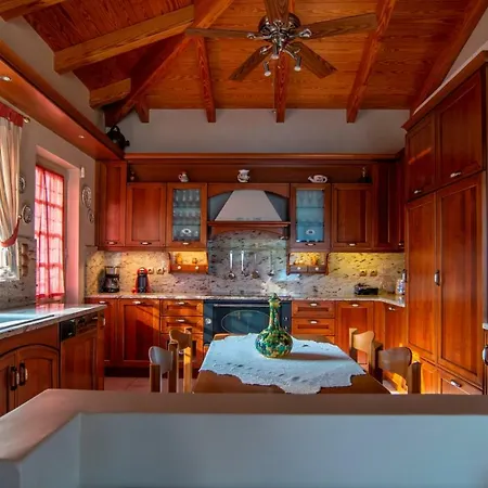 ヴィラ Maira Luxurious With Private Swimming Pool *