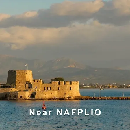 Maira Luxurious With Private Swimming Pool Villa