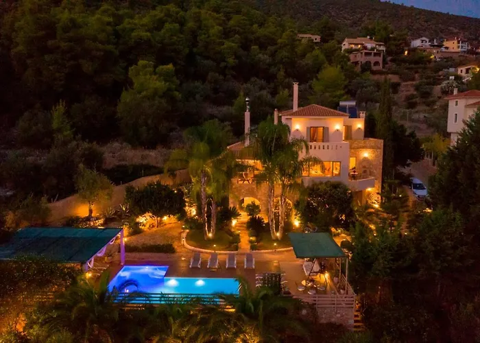 Maira Luxurious With Private Swimming Pool *