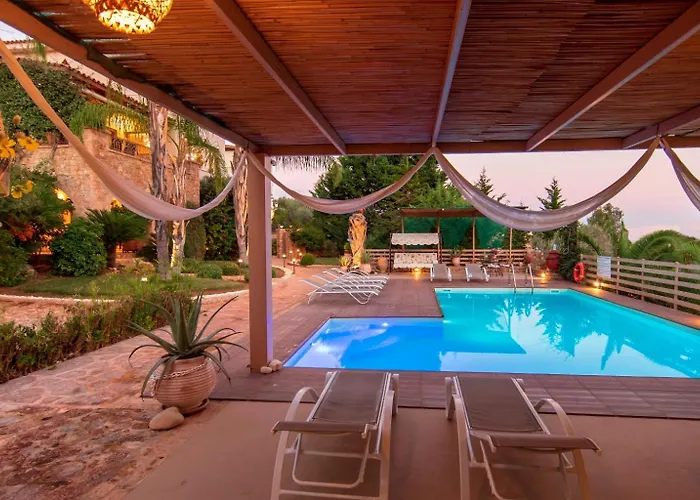 Maira Luxurious With Private Swimming Pool Villa *