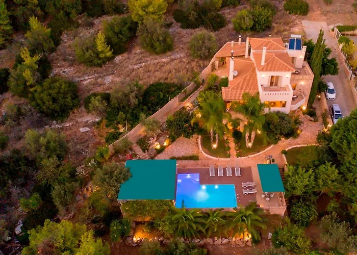 Maira Luxurious With Private Swimming Pool Vila