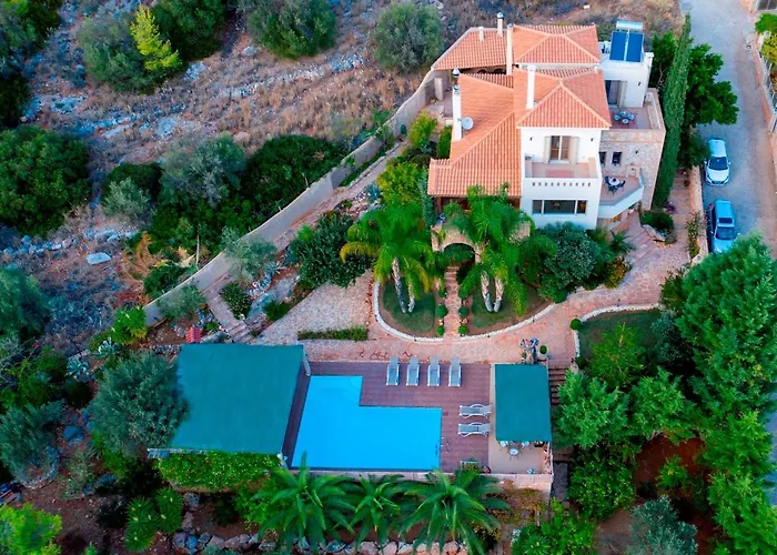 Maira Luxurious With Private Swimming Pool