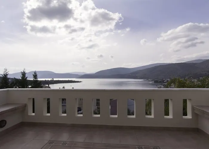 Maira Luxurious With Private Swimming Pool Villa Kórfos