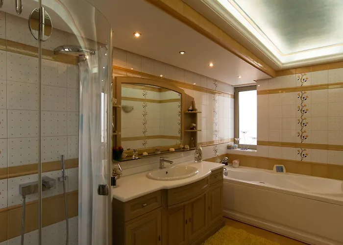 Maira Luxurious With Private Swimming Pool * Kórfos