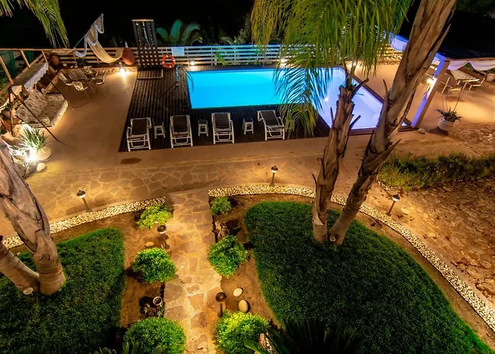 Maira Luxurious With Private Swimming Pool * Kórfos